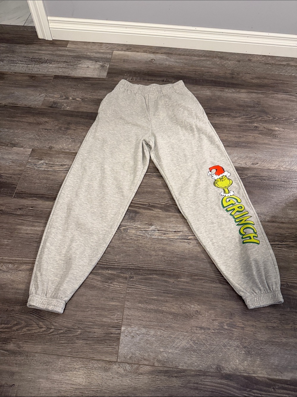 Light Gray Grinch Graphic Joggers - Men's Cozy Sweatpants